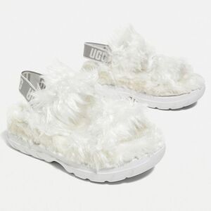 UGG Fluff Sugar Sandals